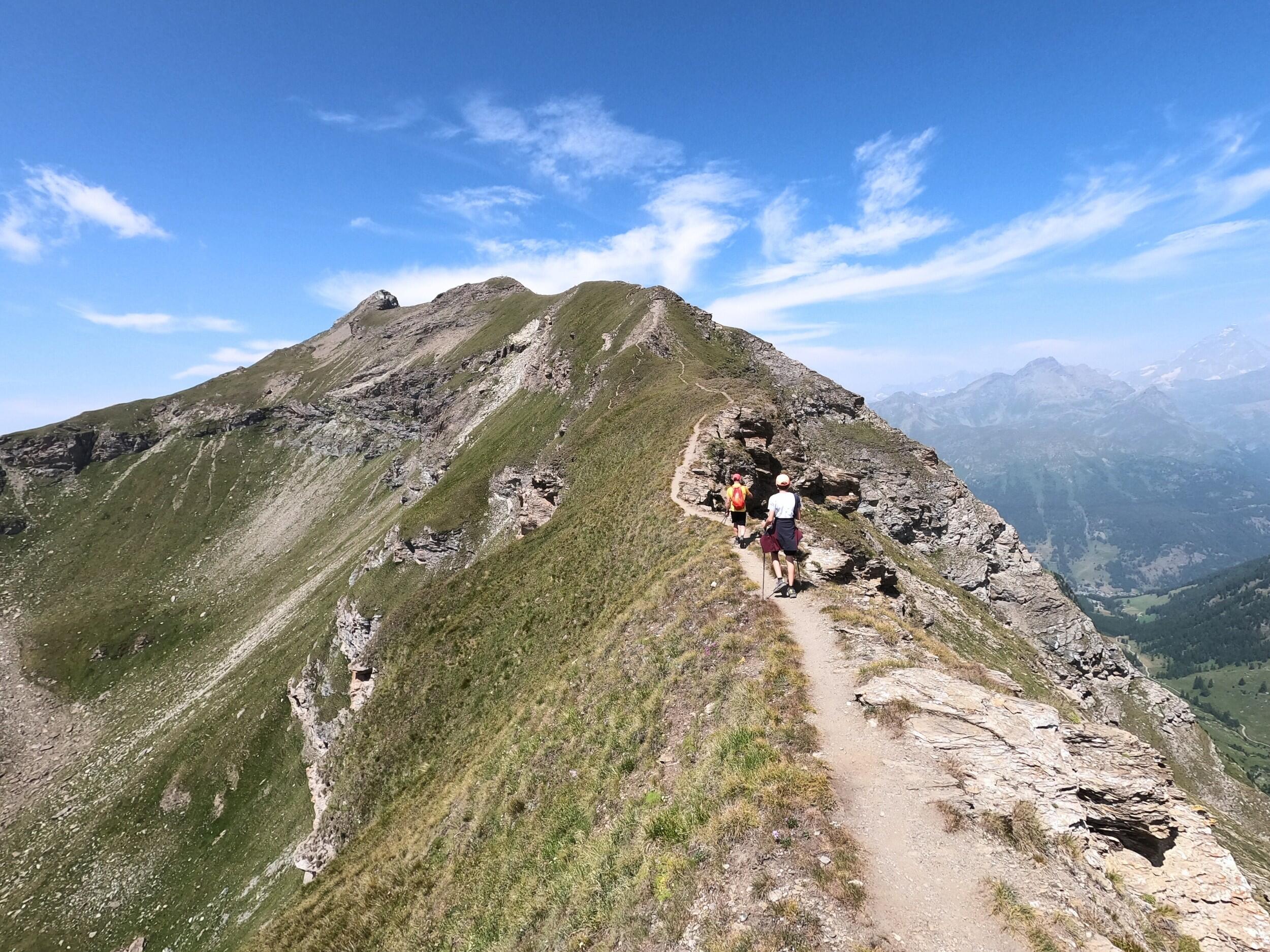 Trek au cœur des glaciers : exploration du massif du Mont Rose 1/1