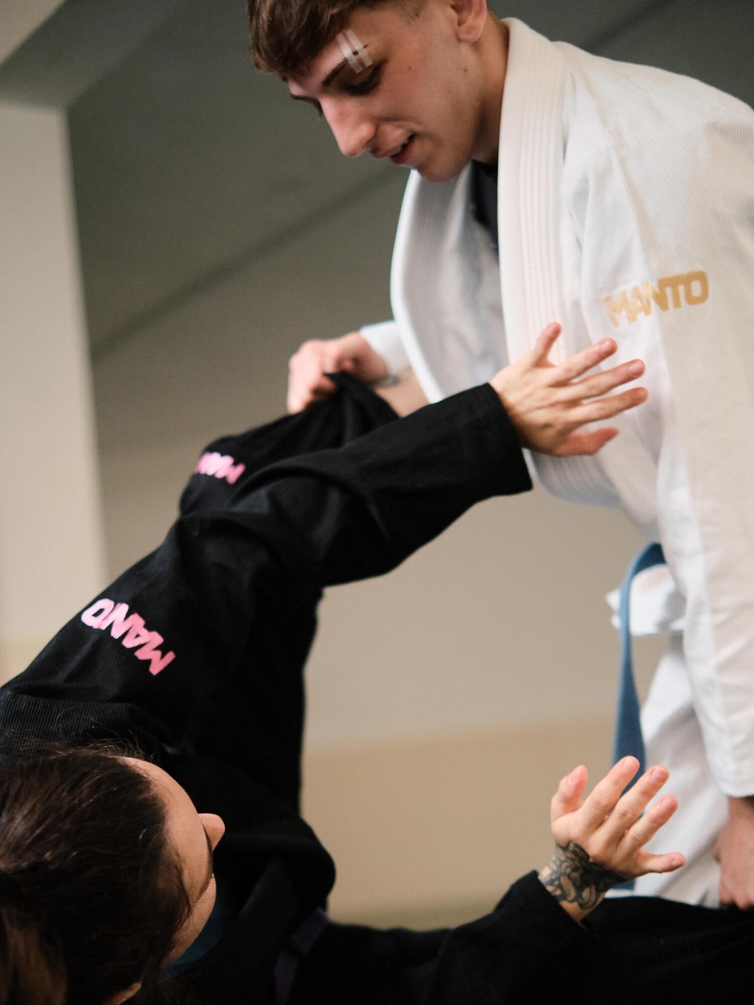 Kimono do BJJ dla dorosłych MANTO Rise 2.0 4/7