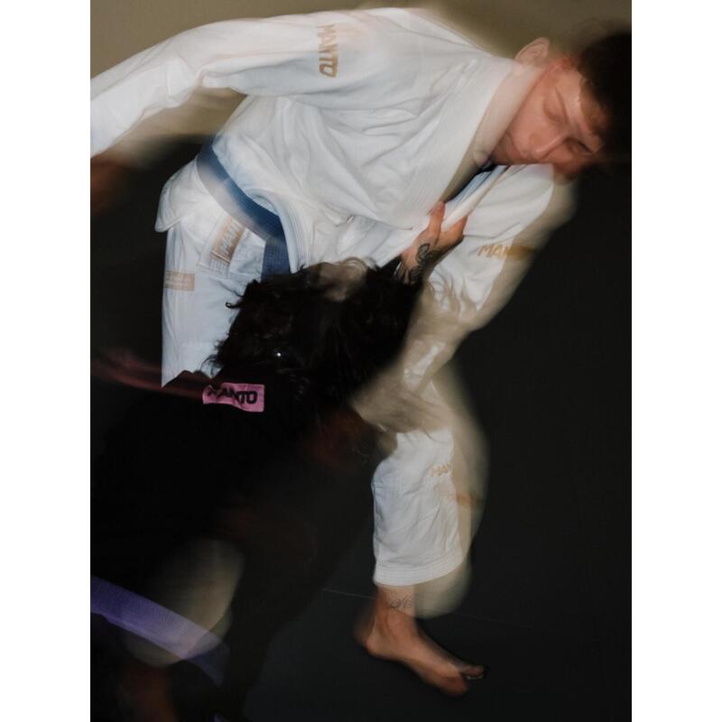 GI pour le jiu-jitsu brésilien MANTO Rise 2.0