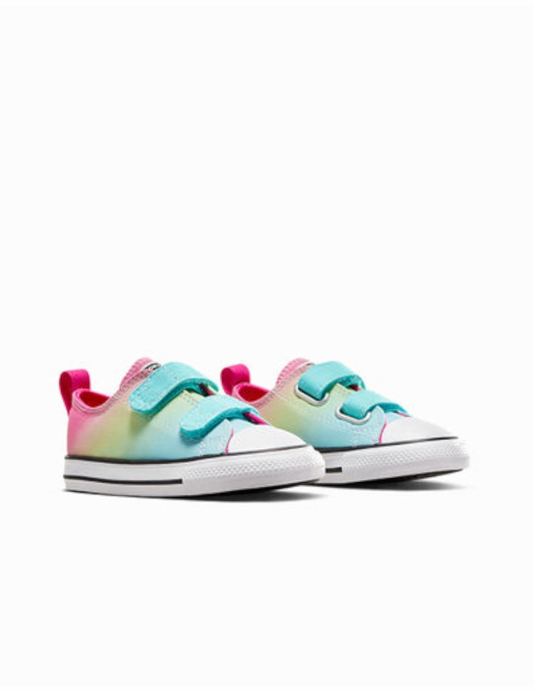 Baskets Converse modèle A07423C pour filles 3/4