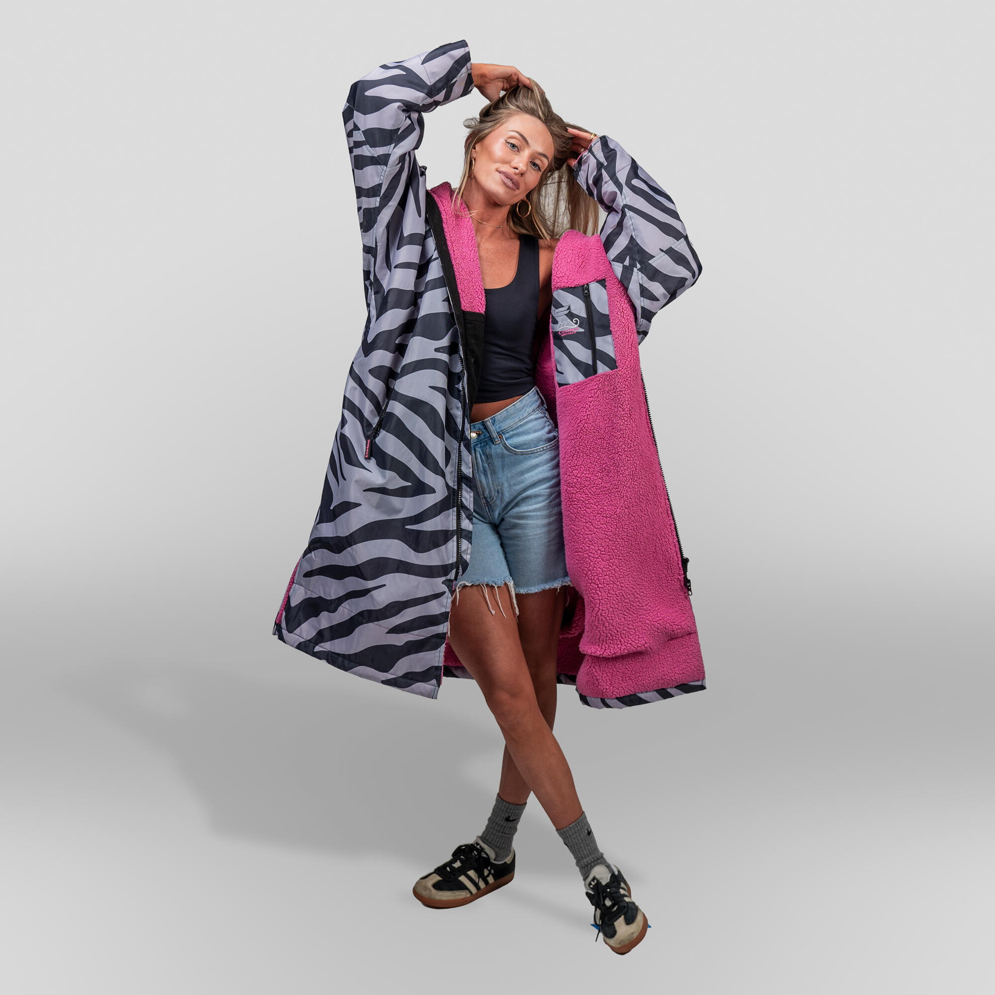 CosiRobe2 Zebra Print - Warm waterproof outdoor dry changing robe 2/8