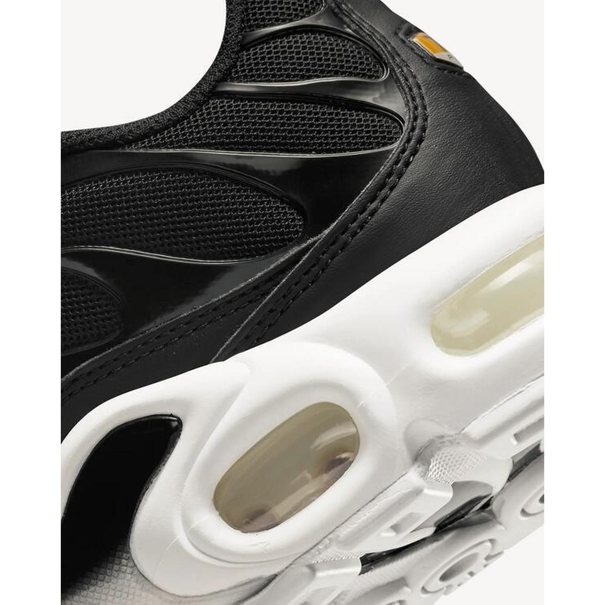 Pantofi Nike Air Max Plus în Negru