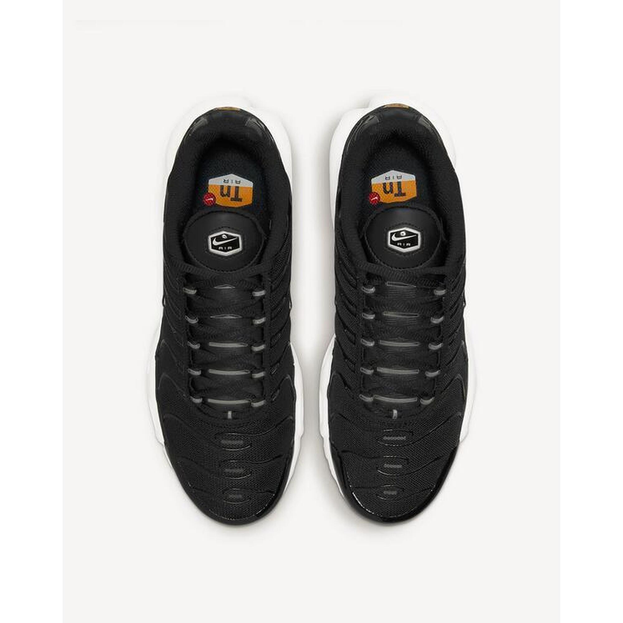 Pantofi Nike Air Max Plus în Negru