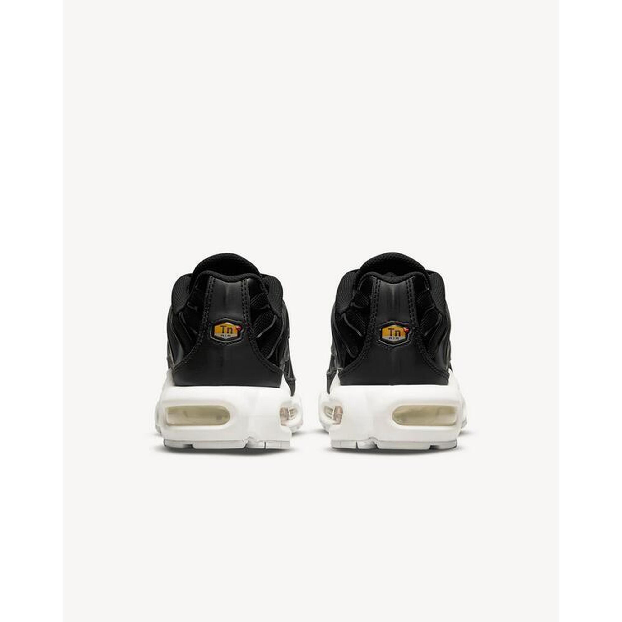 Pantofi Nike Air Max Plus în Negru