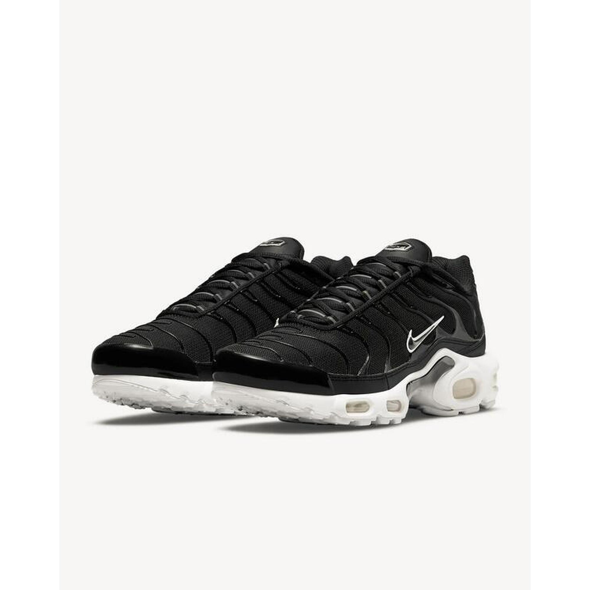 Pantofi Nike Air Max Plus în Negru