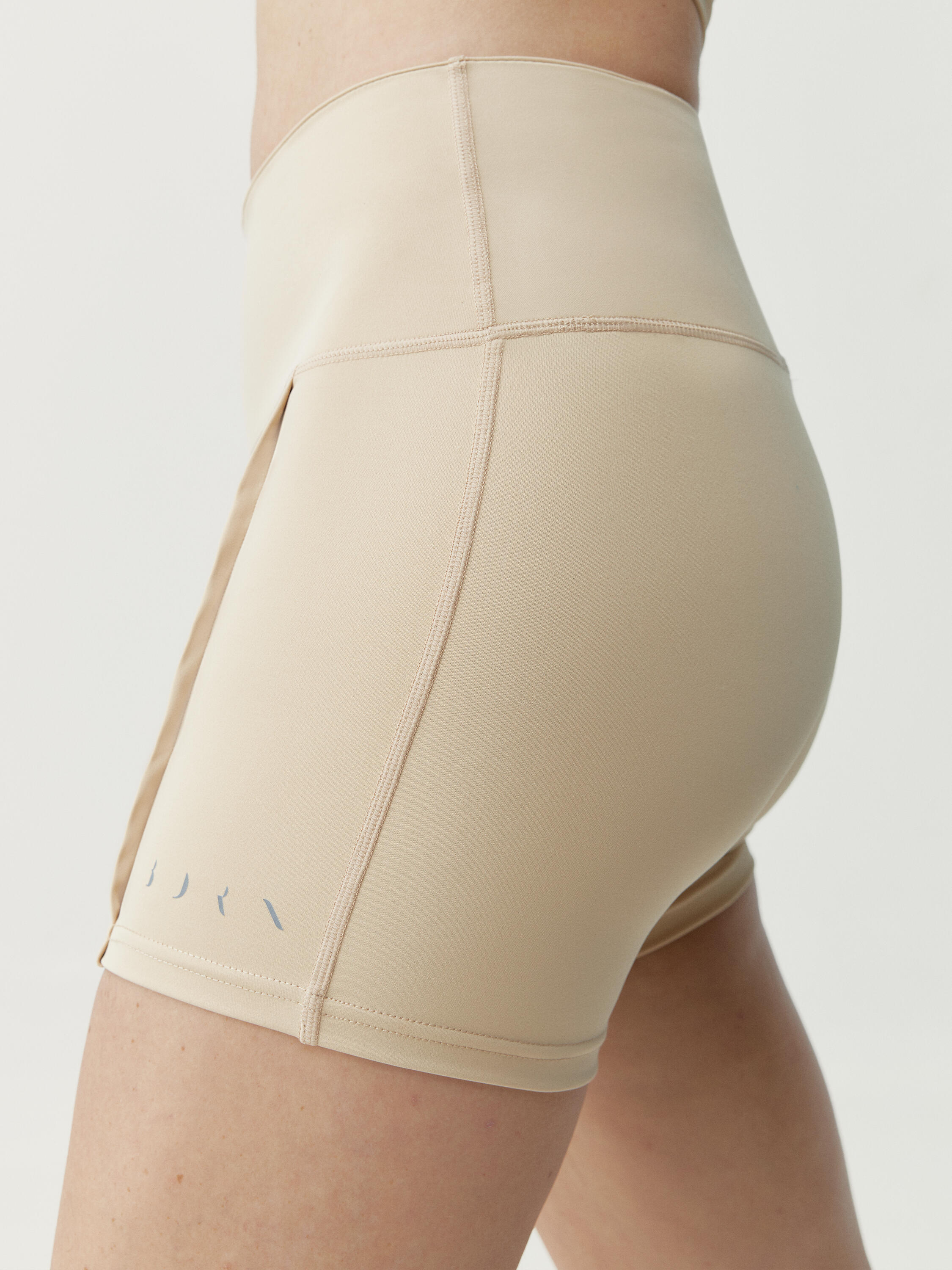 Short Moulant de Sport Performance SAYANI 3/6