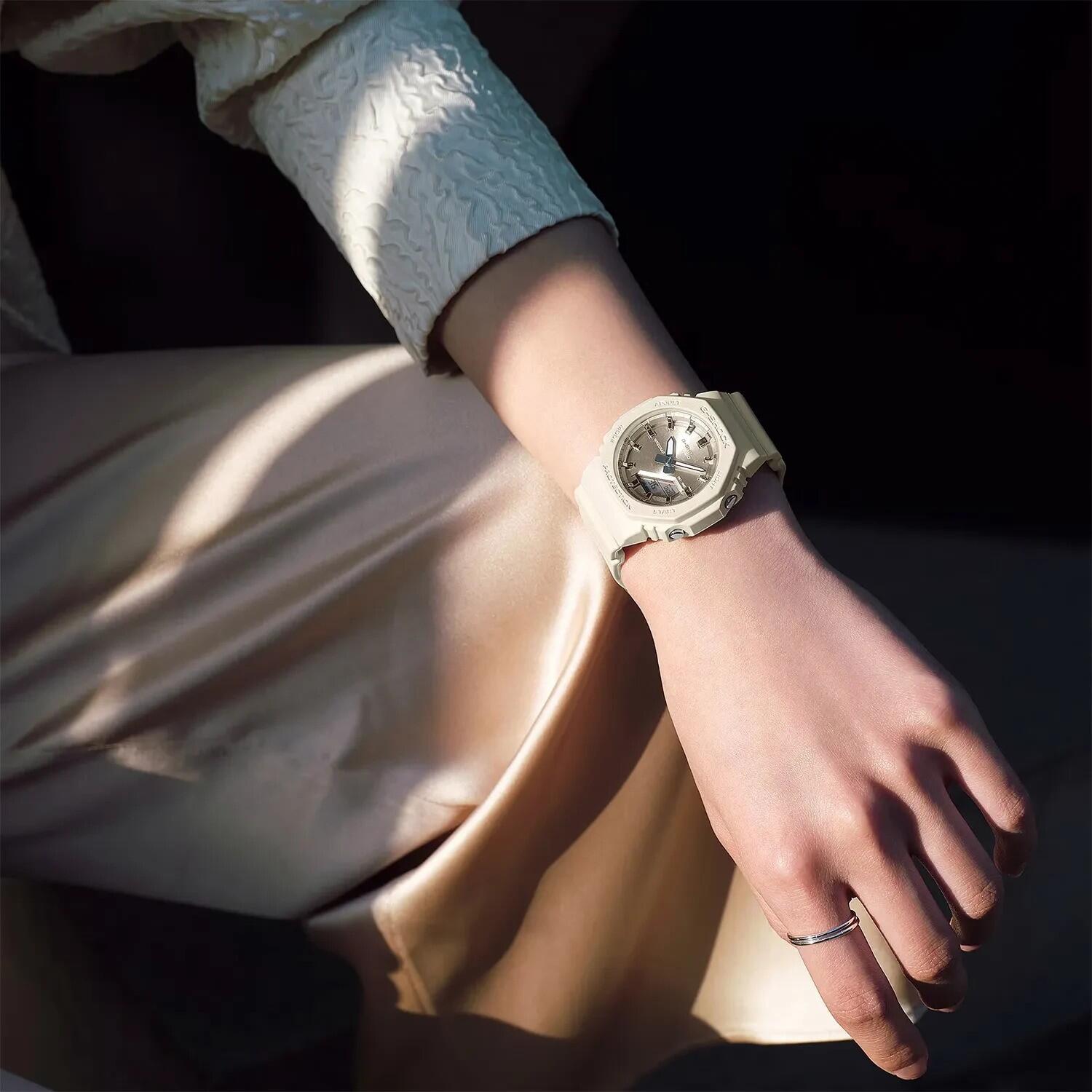Casio GMA-P2100ST-7AER, Quartz, 40mm, 20ATM 2/3