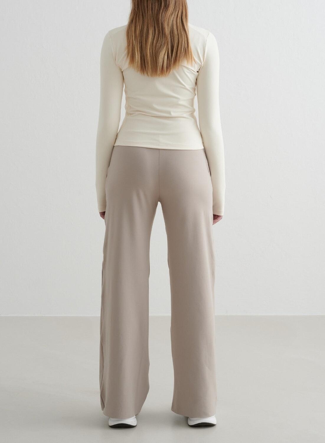Celia gele zomerbroek met een wijde fit voor dames | Circle Of Trust official webshop