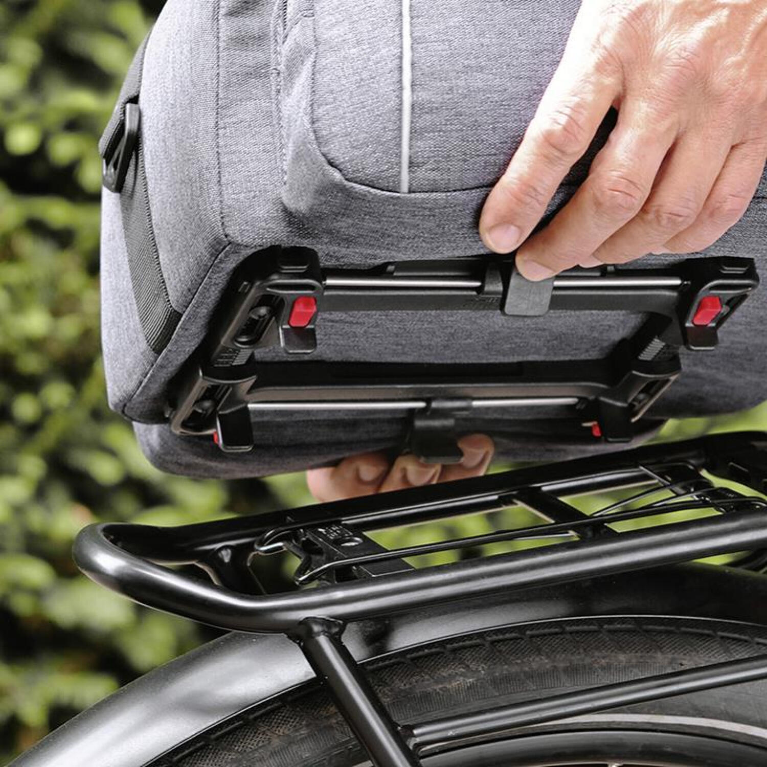 KlickFix Zubehörhalter UNIKLIP 2 schwarz für Gepäckträgermontage Größe 3,7x22... 4/5