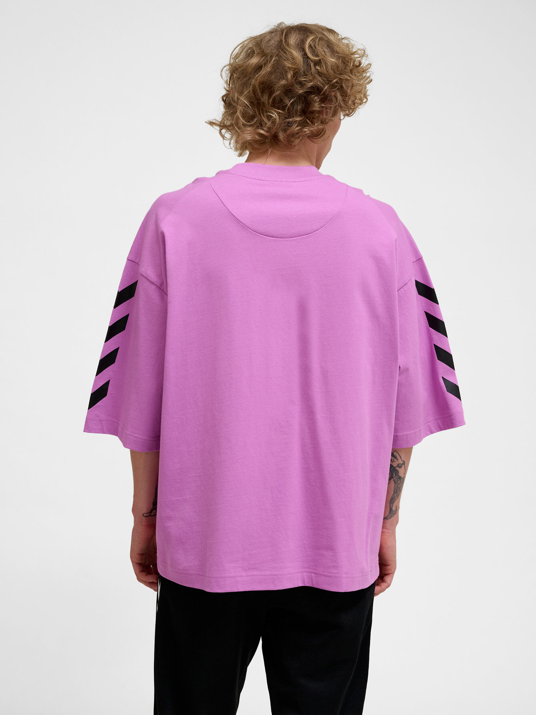 T-shirt oversize Hummel Willy SW 2/7