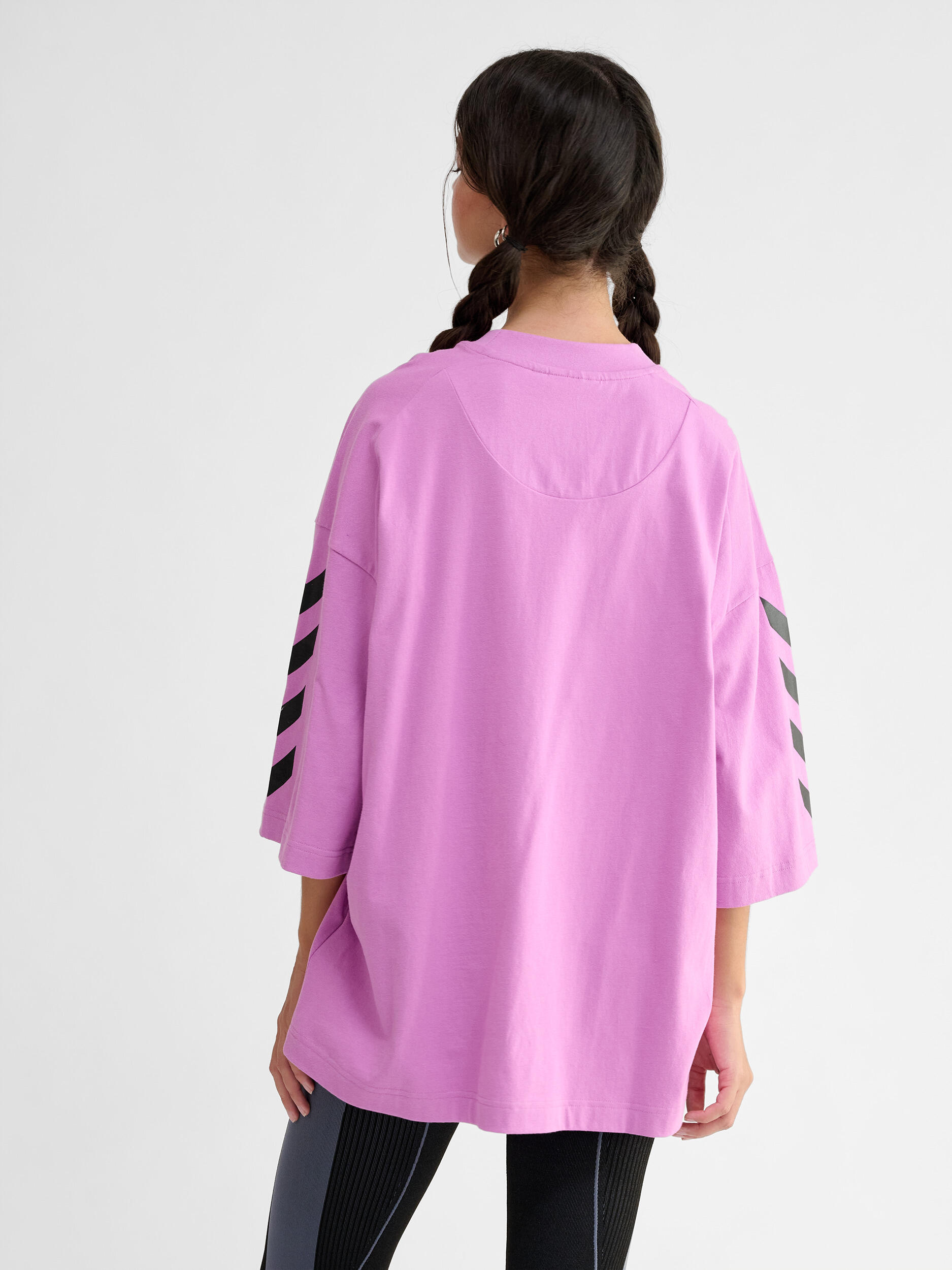 T-shirt oversize Hummel Willy SW 3/7