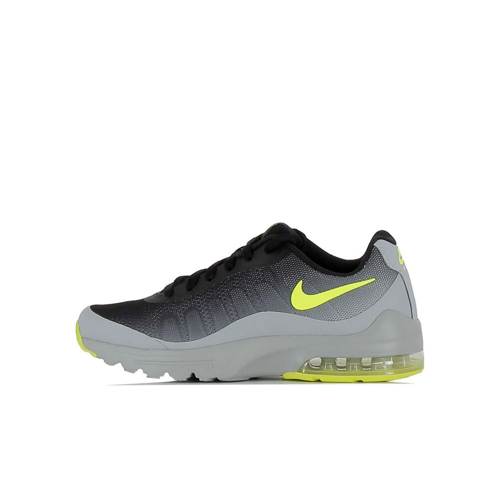 nike invigor junior