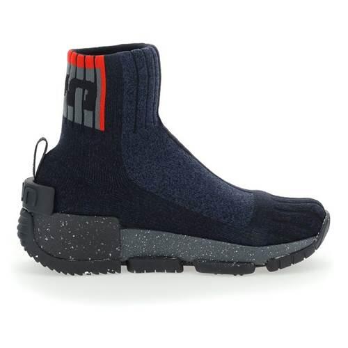 UYN x Urquiola Urban Black 3/5
