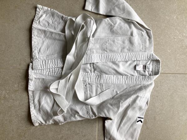 Tussen Particulieren - karatekimono + riem voor kinderen 2/2