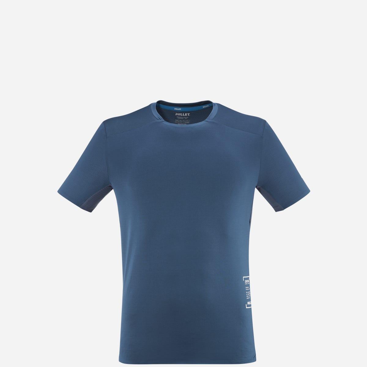 bleu marine.