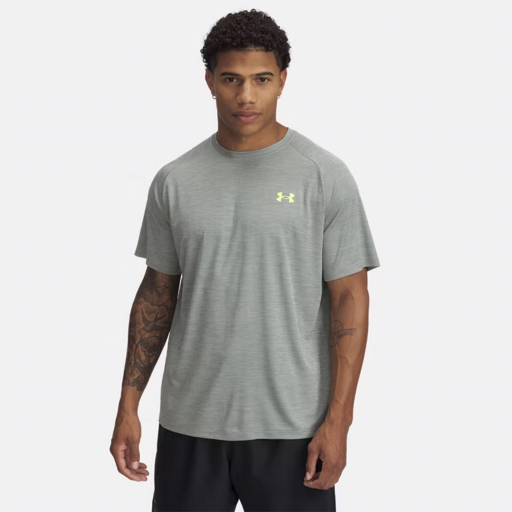 UNDER ARMOUR picture