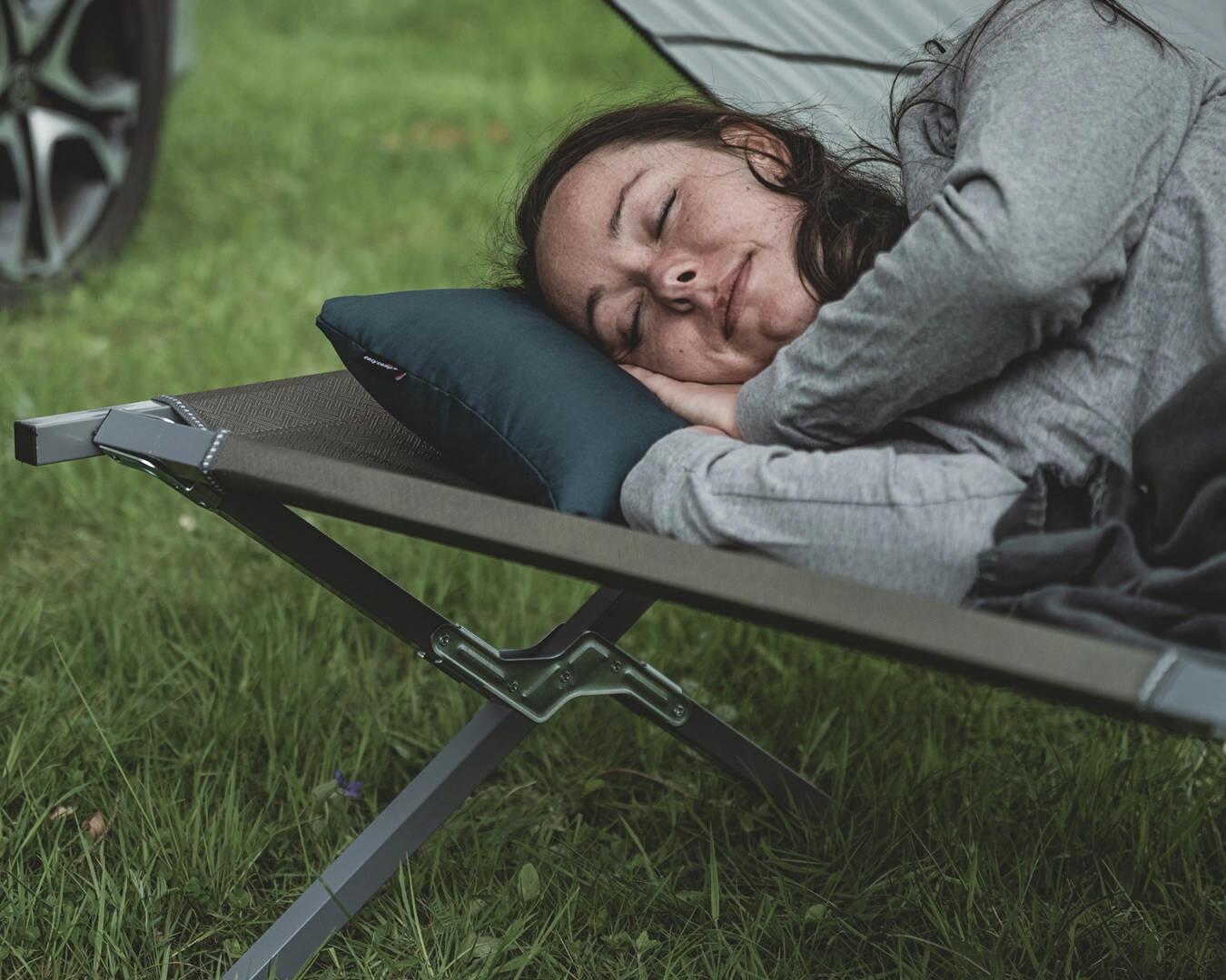 Poduszka Easy Camp Raven o kompaktowych wymiarach 5/5