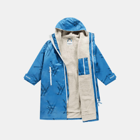 Ladies premium changing robe for swimming, surfing made from recycled fabric. 2/7