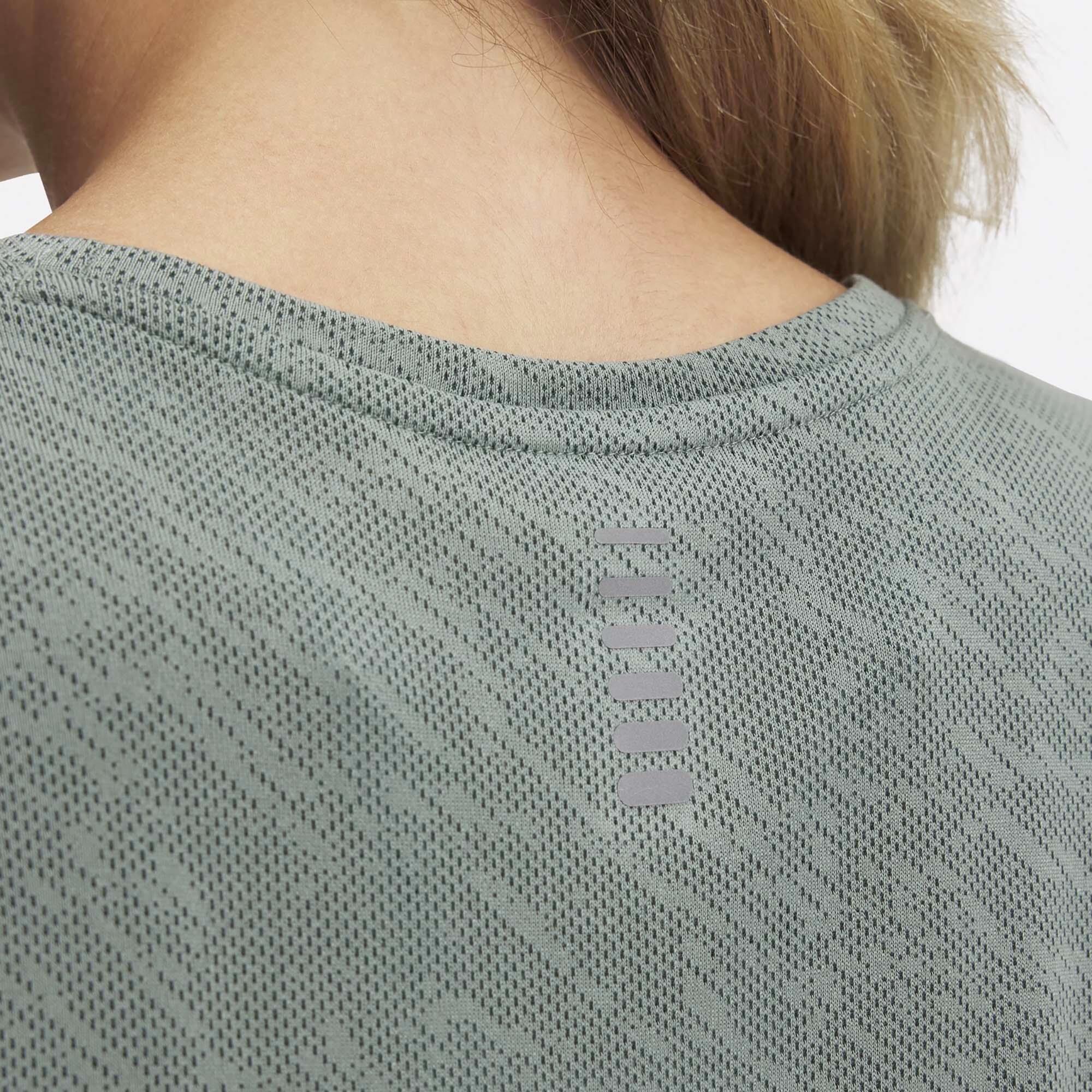 Haut d'entraînement femme Under Armour Launch Camo 5/5