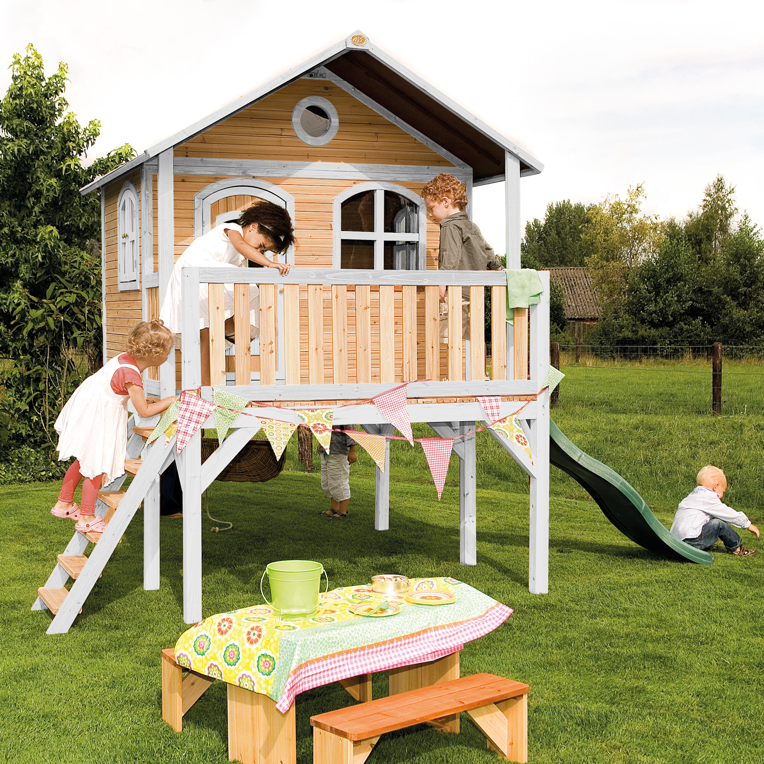 Maisonnette de jardin Sophie Marron/Blanche – Toboggan Vert 2/5