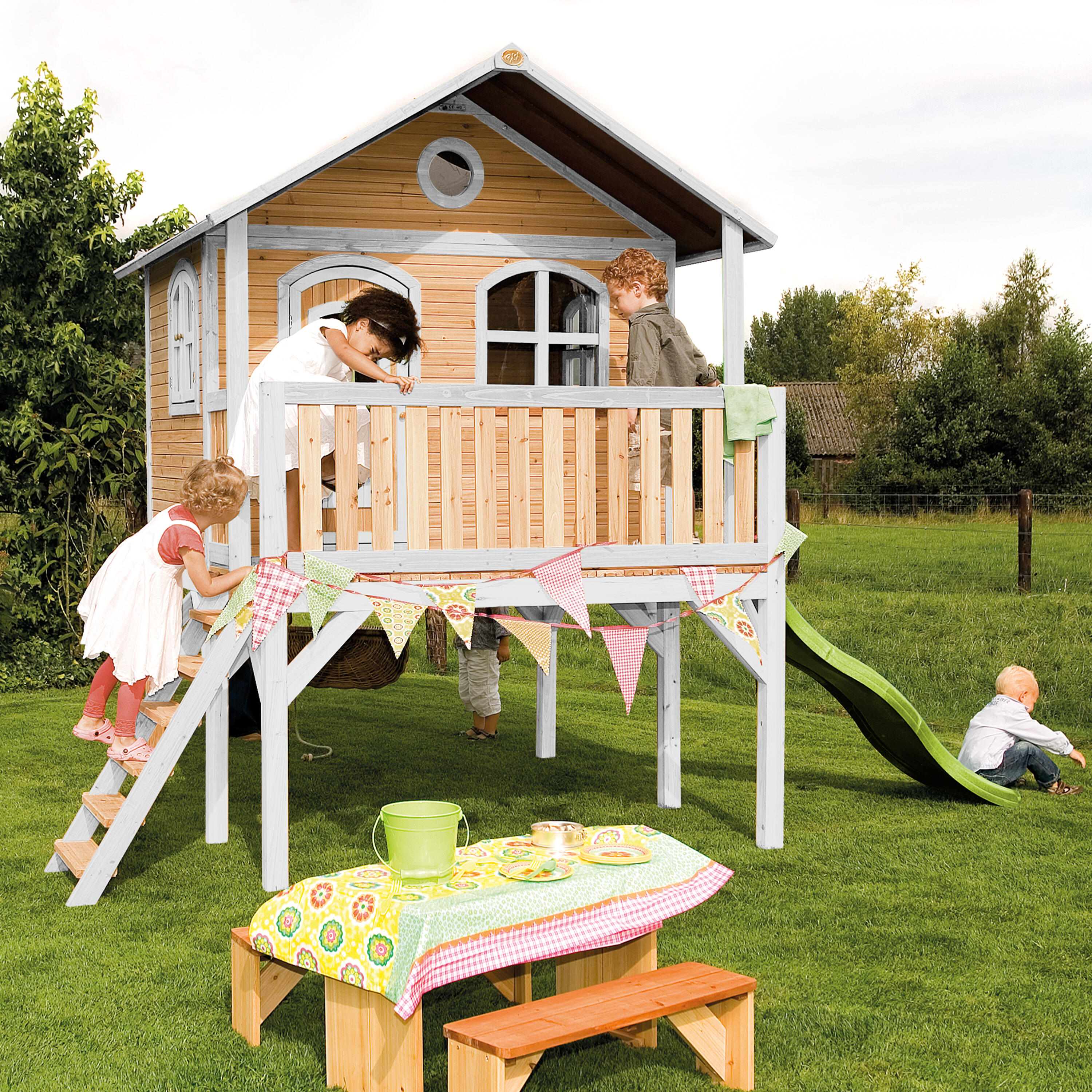 Maisonnette de jardin Sophie Marron/Blanche – Toboggan Vert Citron 2/5