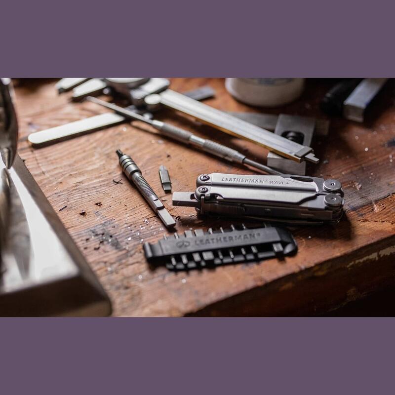 Pince Multifonctions Randonnée Camping 18 Outils en 1 Wave+ Noir LEATHERMAN