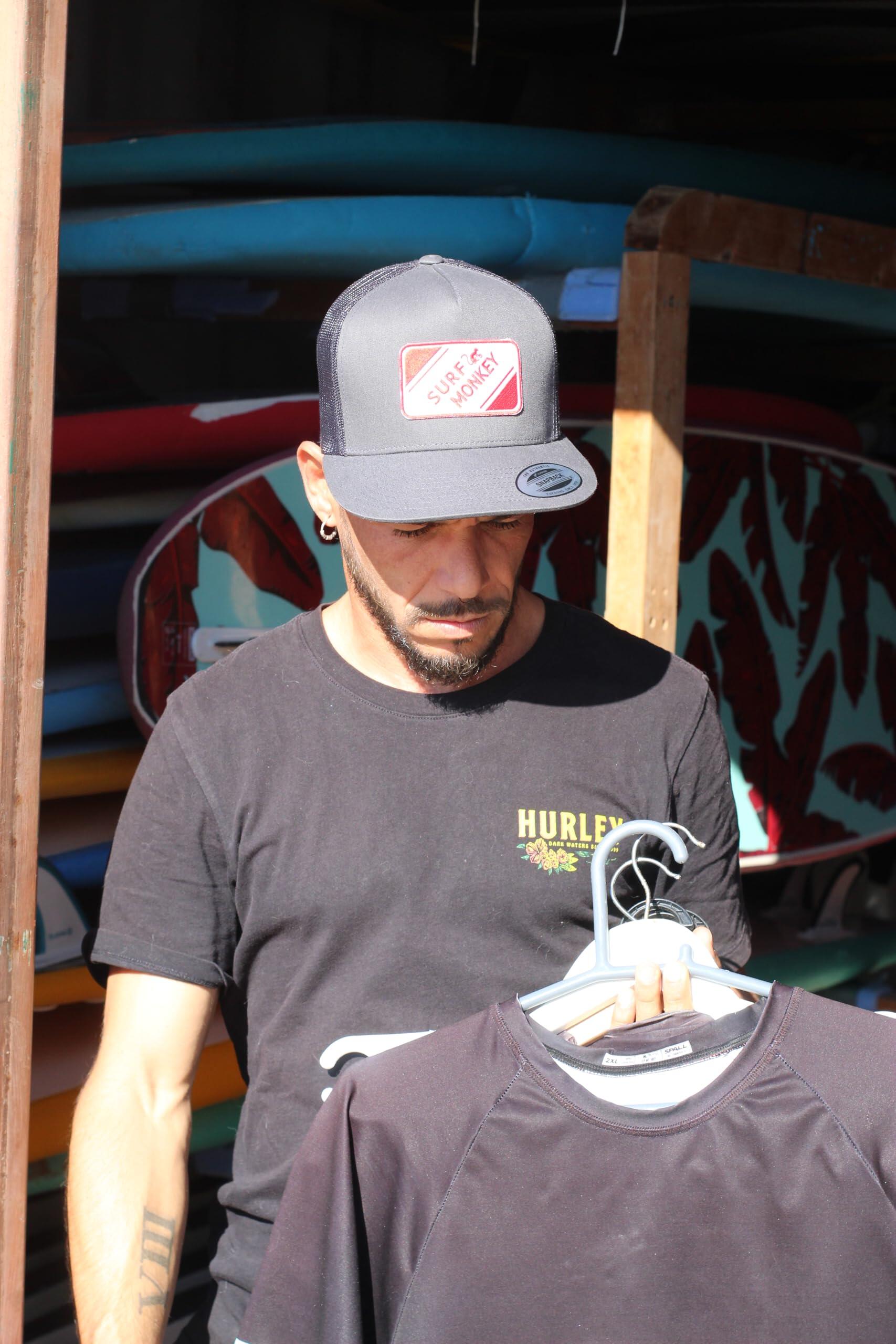 Boné Trucker - Viseira Plana - Patch / Adulto / Tamanho Único (Cinza/Vermelho) 5/5