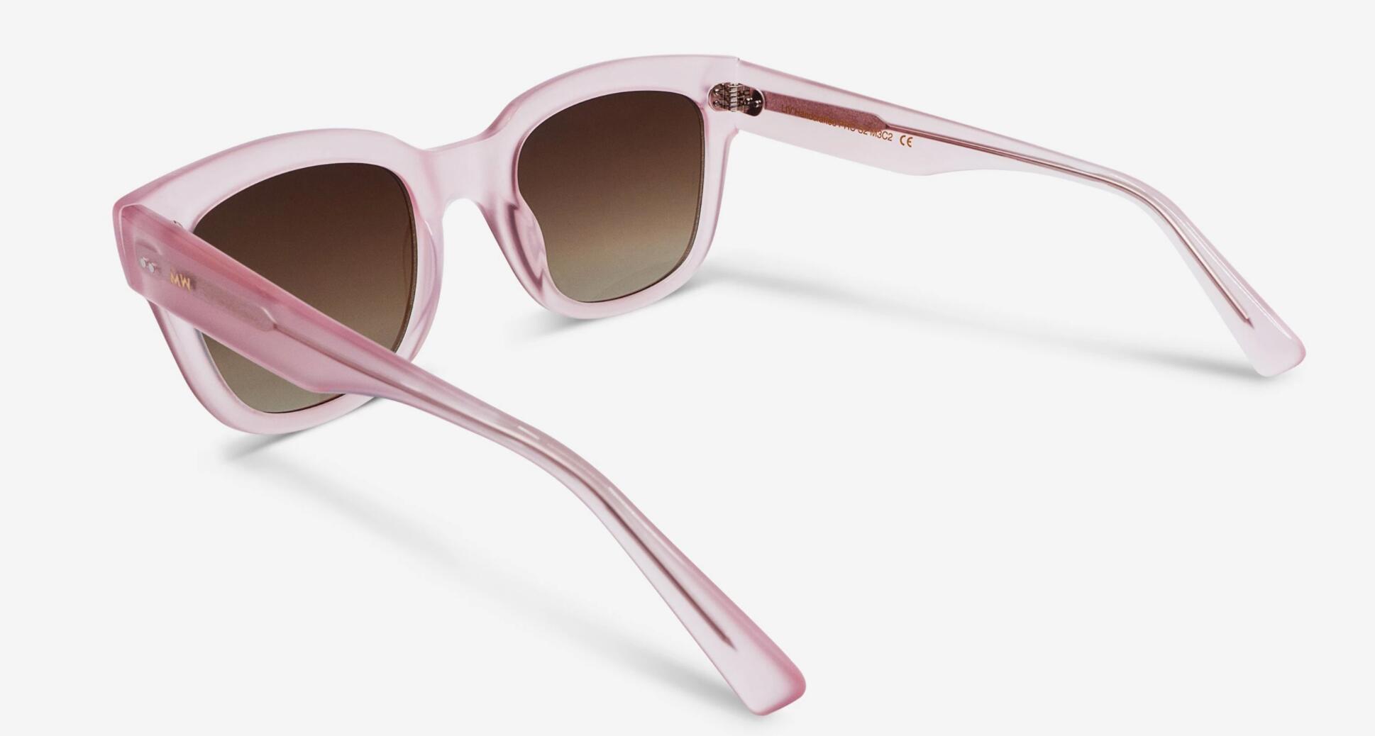 MESSY WEEKEND picture