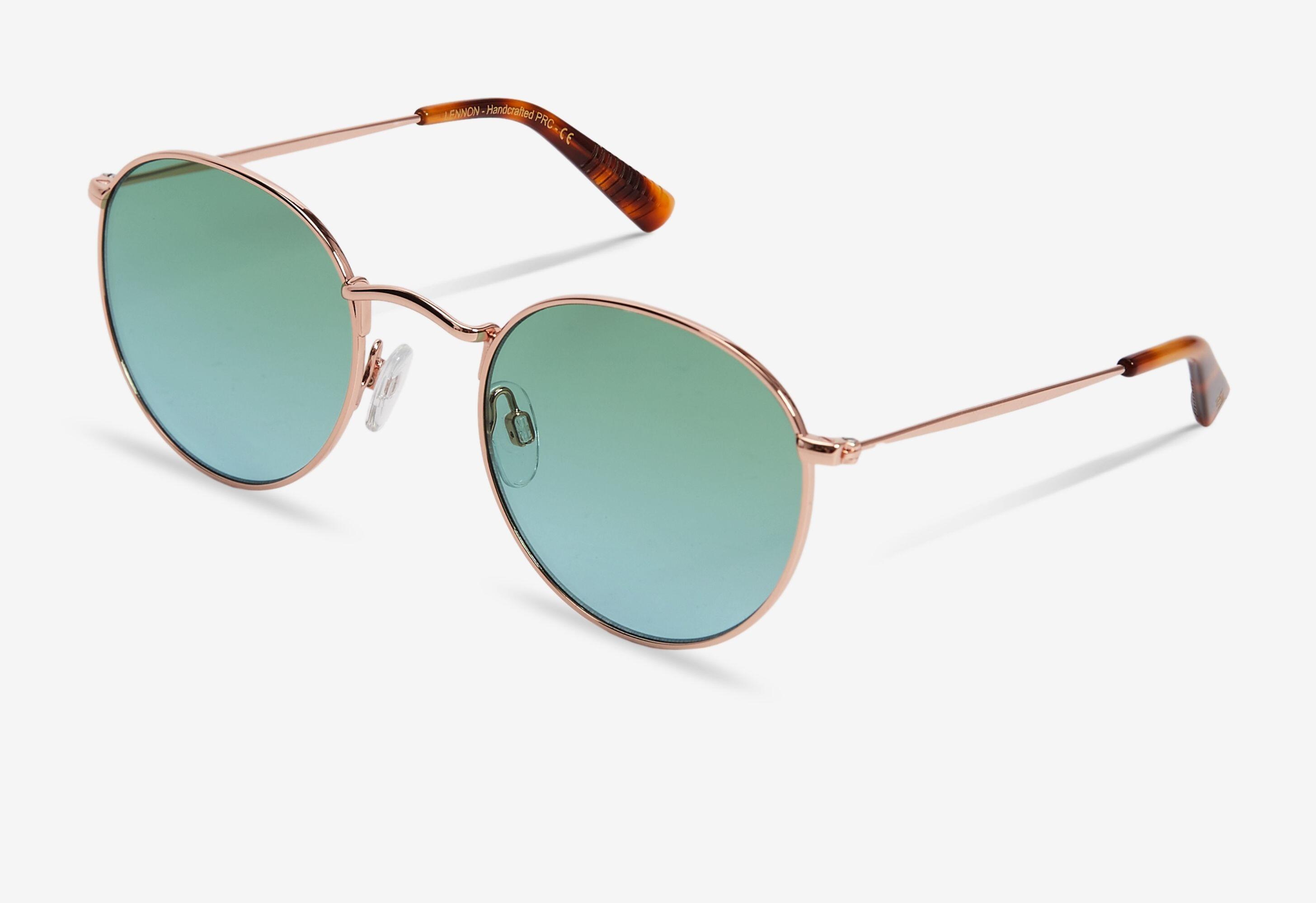 MESSY WEEKEND picture