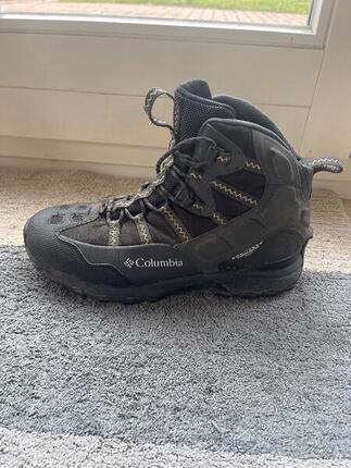 Tussen Particulieren - Columbia schoenen 42
