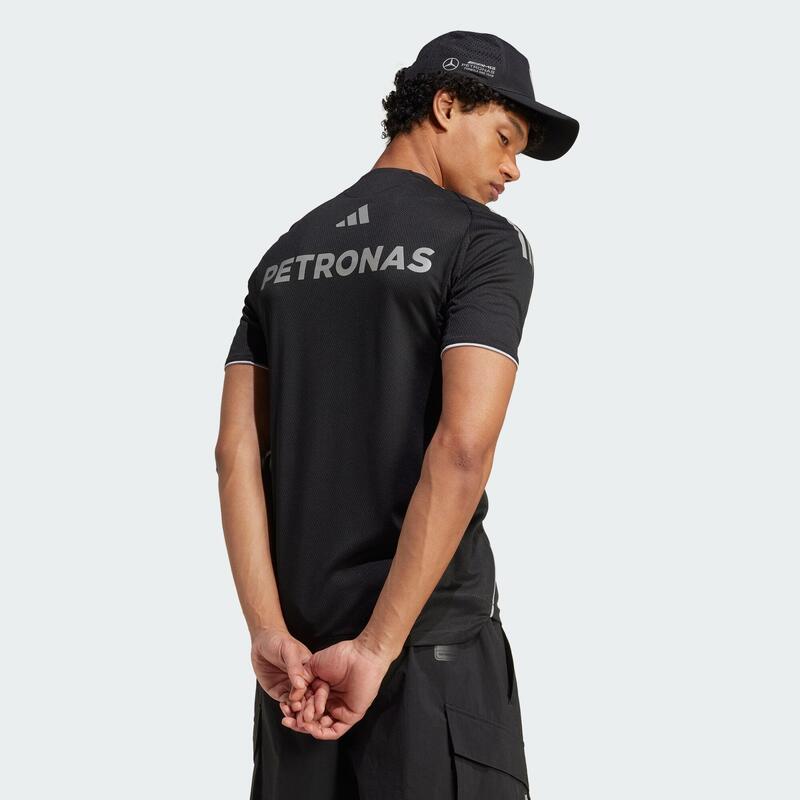 DRES MERCEDES - AMG PETRONAS FORMULA ONE TEAM MECHANICS