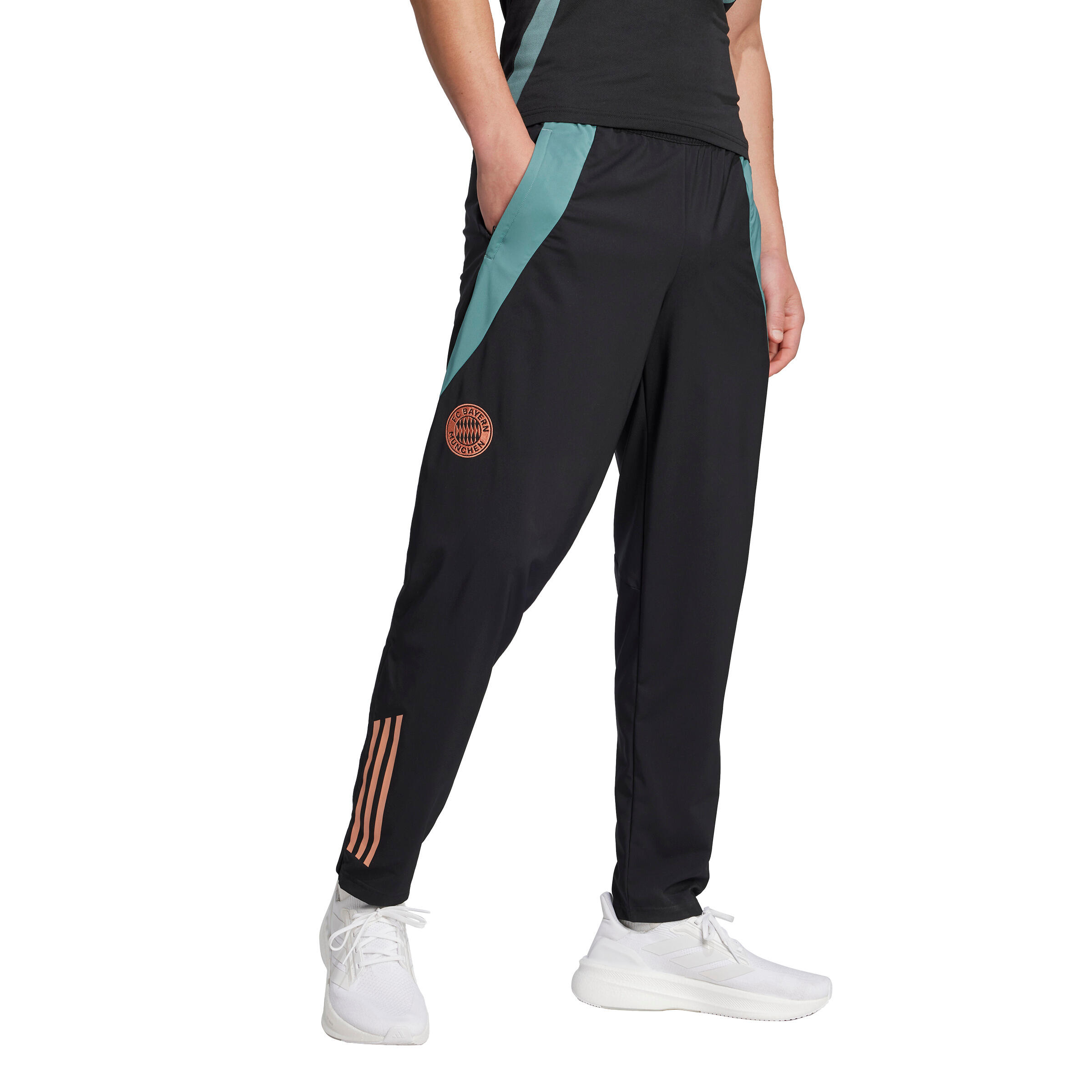 Pantaloni di presentazione Bayern Munich Tiro 2024/25 3/7