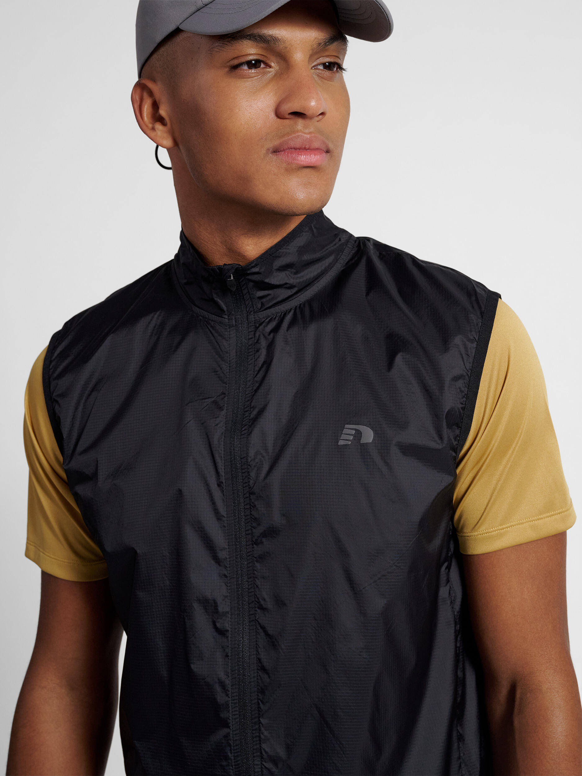 Packbare, wasserdichte, ärmellose Jacke Newline 4/7