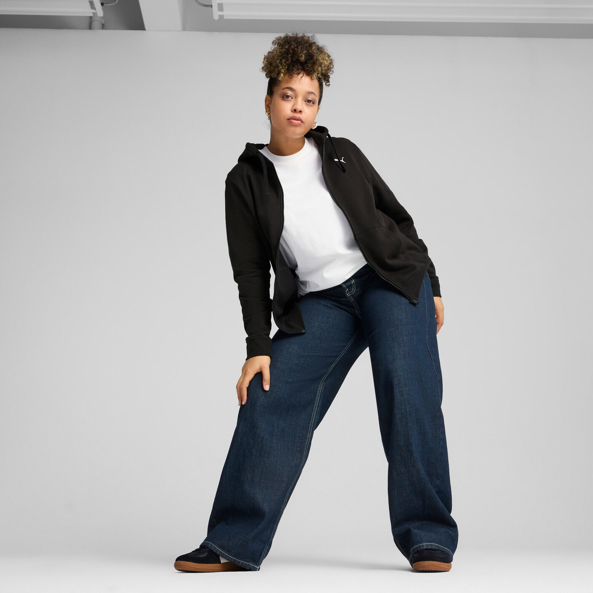 Felpa con cappuccio da donna Puma Essential Fleece 3/7