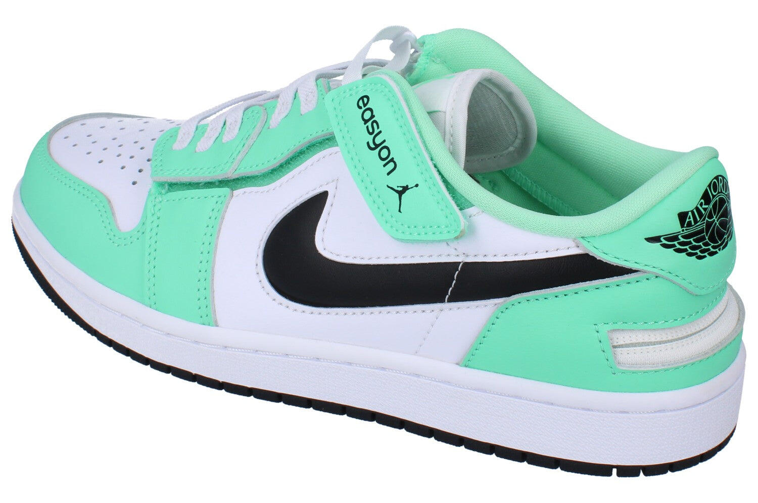 Air Jordan 1 Low Flyease Mens Trainers 2/5