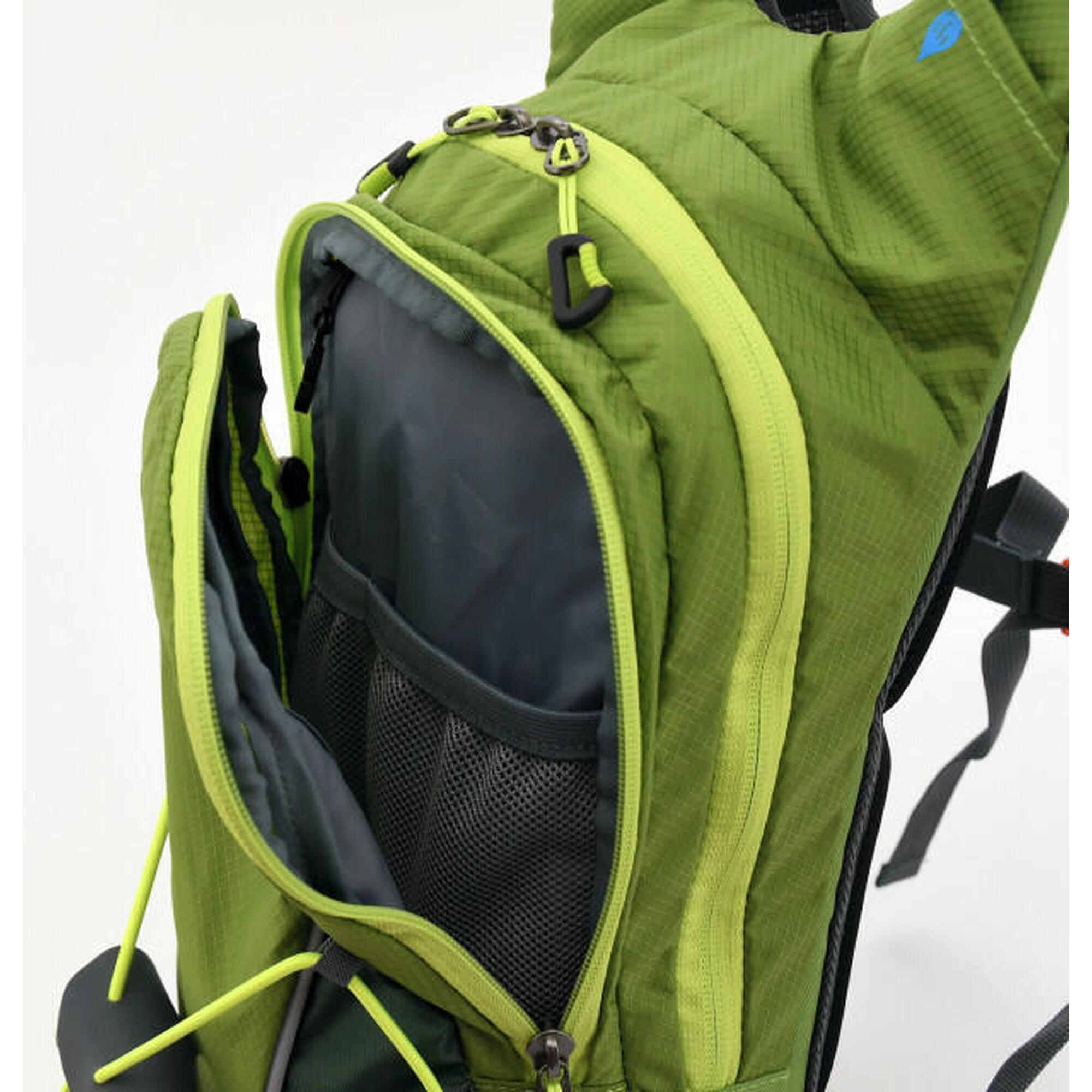 Rucsac 10 litri + punga de apa 2 litri Cattara