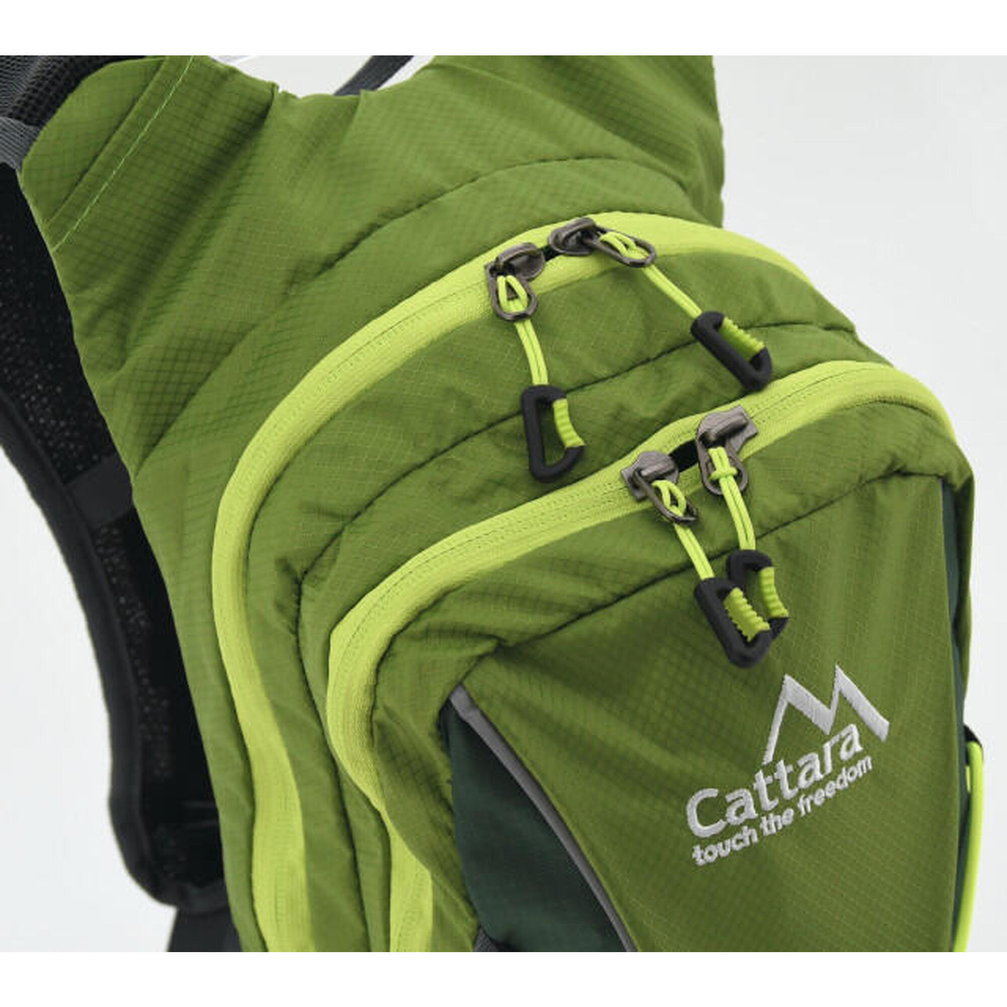 Rucsac 10 litri + punga de apa 2 litri Cattara