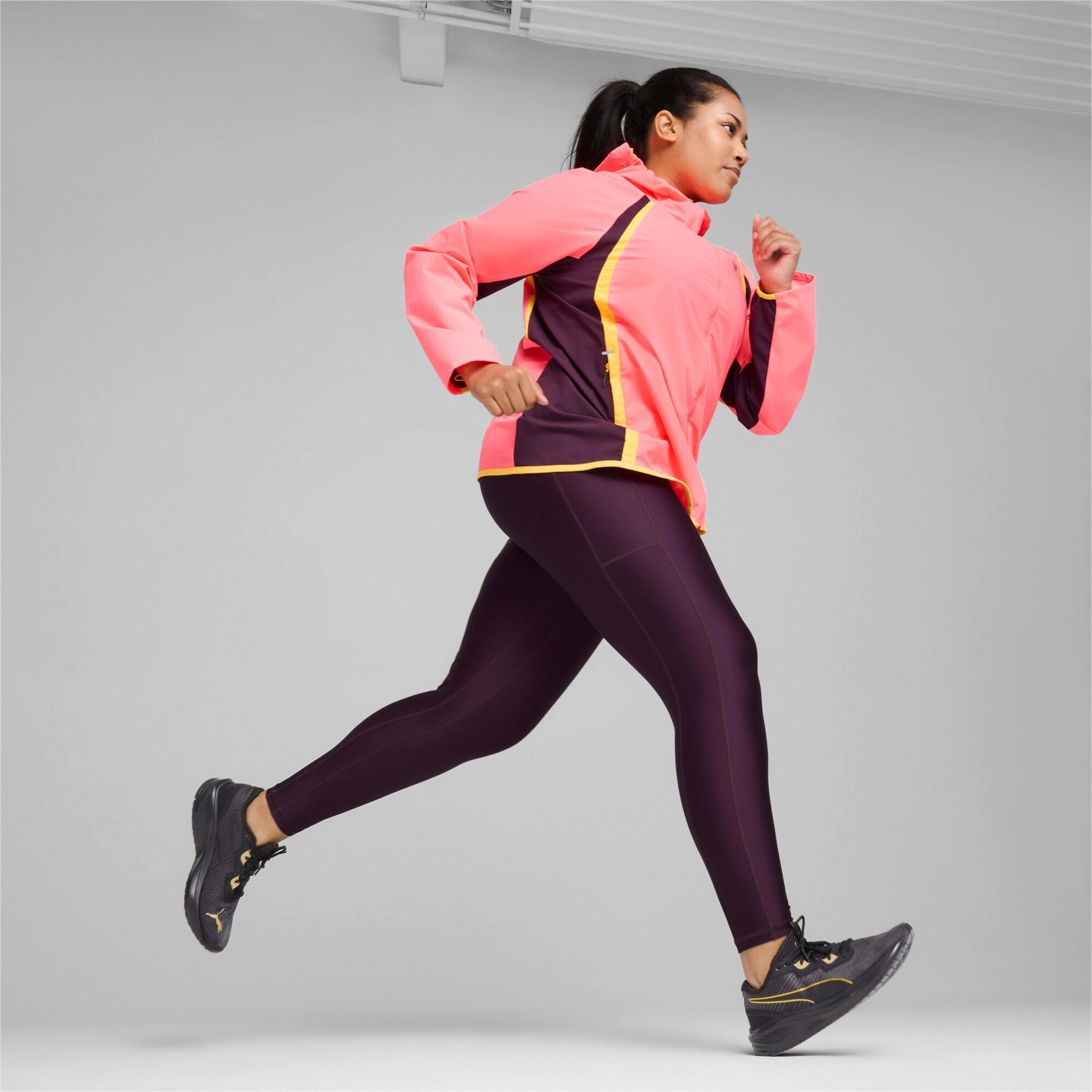 Casaco de corrida feminino PUMA Run Ultraweave Raincell 5/7