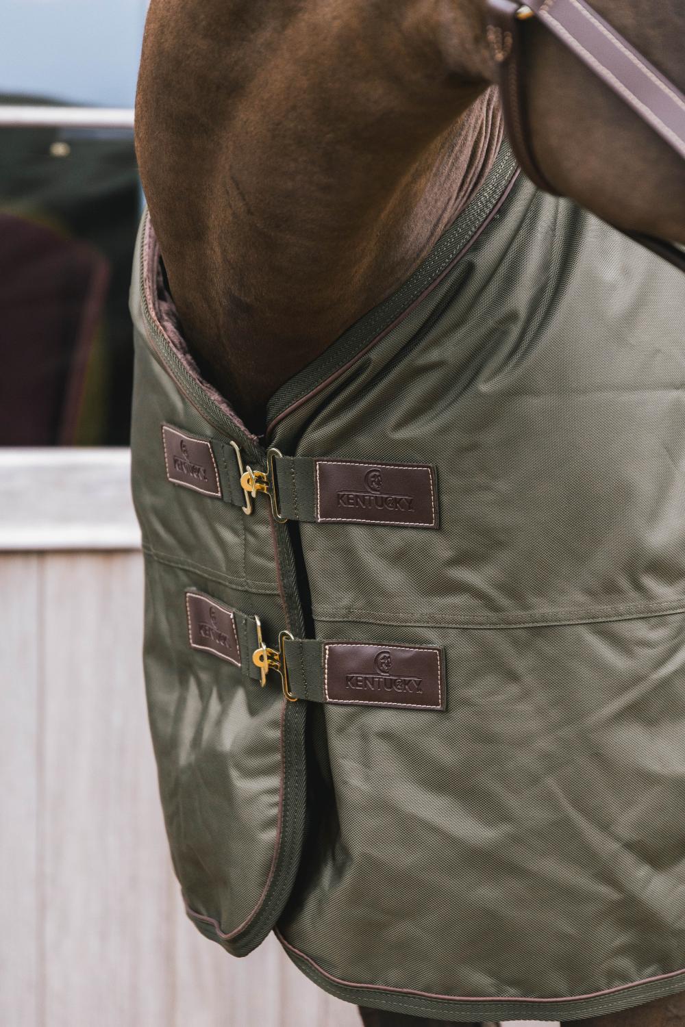 KENTUCKY HORSEWEAR Winterdecke - 1680D - 145 cm / 6'6 - Veganes Kaninchenfell - Kaki