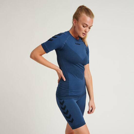 Enfiler T-Shirt Hummel First Femme