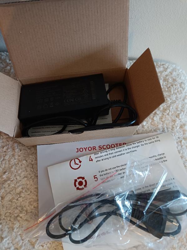 Entre Particuliers - e-scooter modèle Joyor A5 avec casque 4/6
