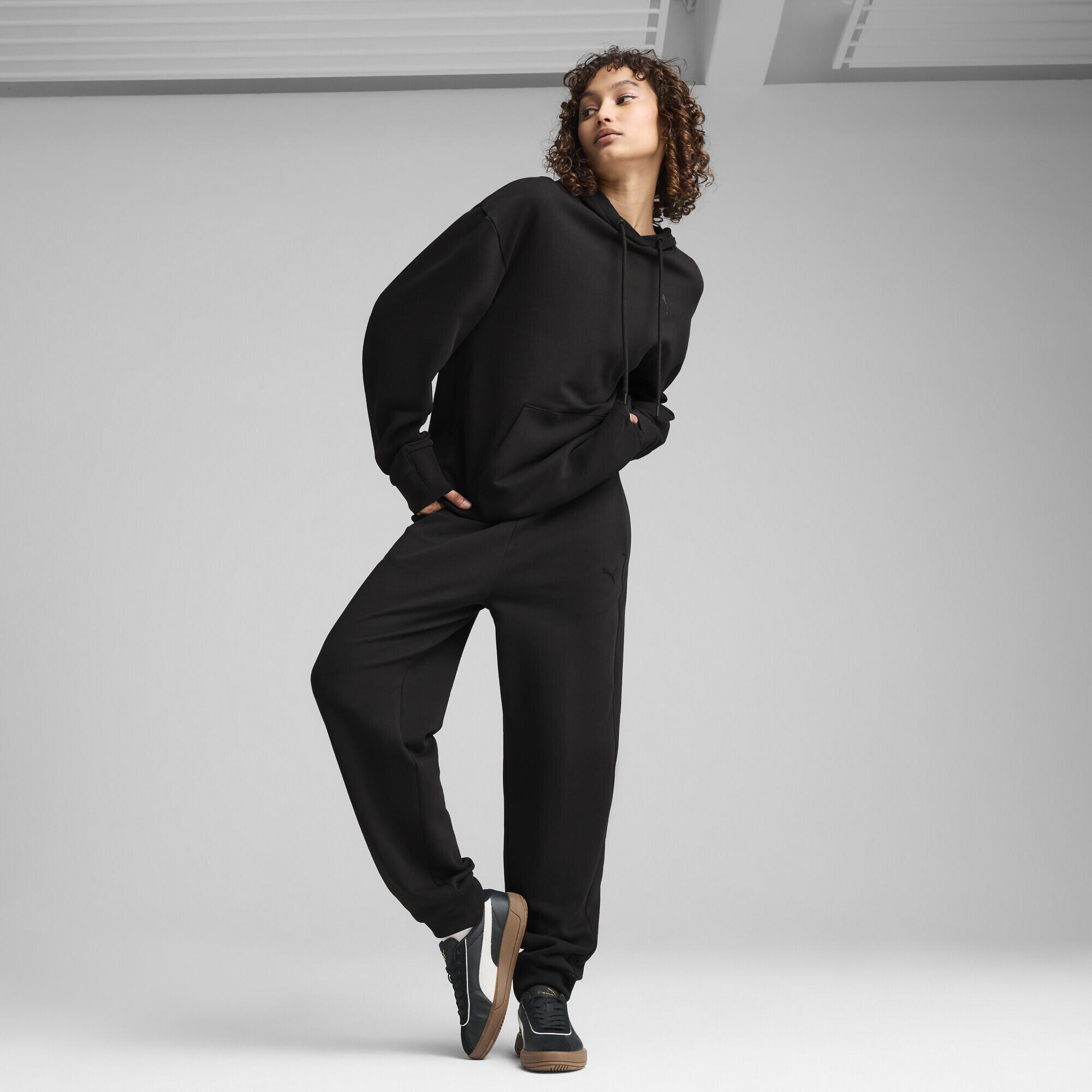 Damskie wygodne spodnie dresowe z wysokim stanem HER PUMA Black 4/7