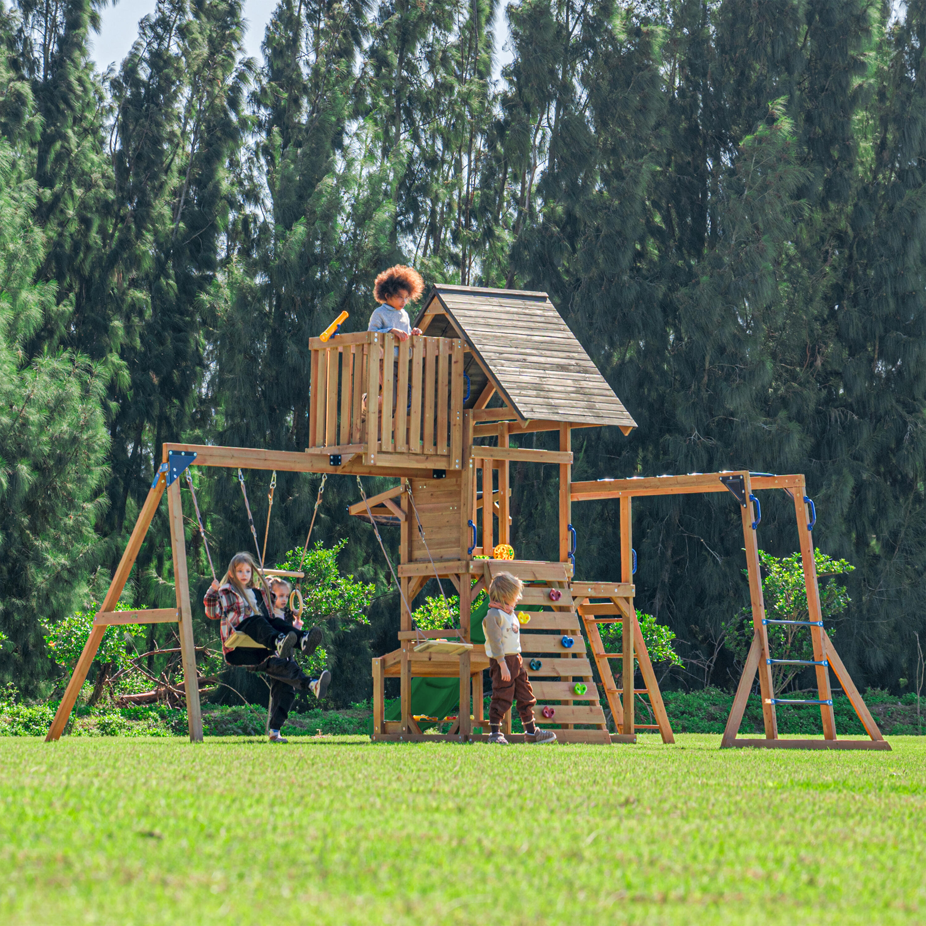 Parque infantil de madera Mitch con 2 columpios y tobogán verde 4/7
