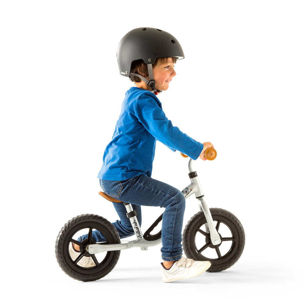 Draisienne Charlie : Très design avec sa poignée de transport intégrée 3/7