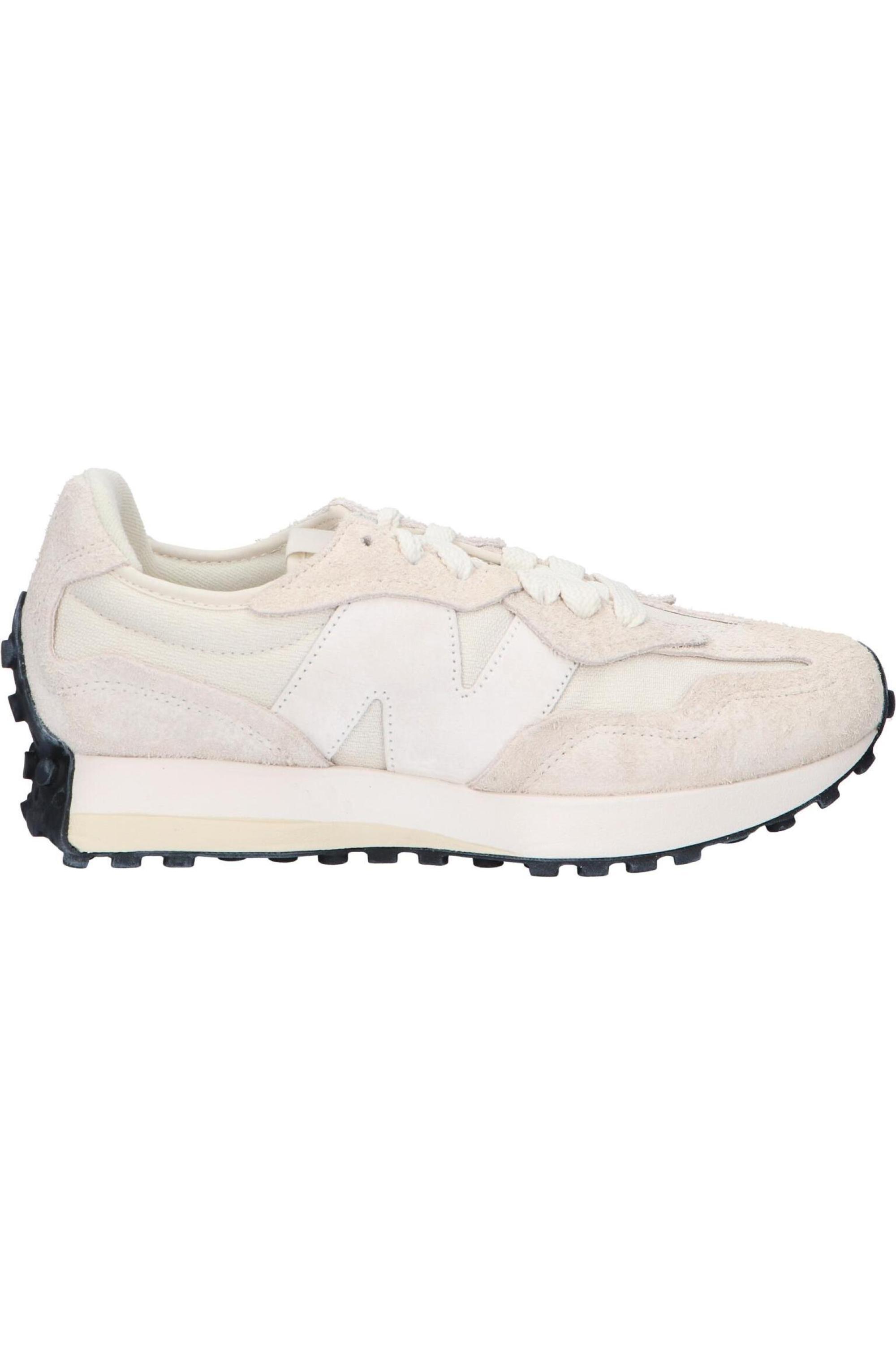 NEW BALANCE picture