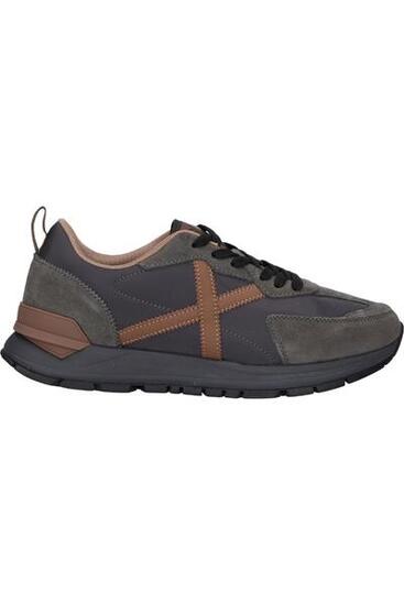 Sneakers uomo Munich Versatile 19 marrone.