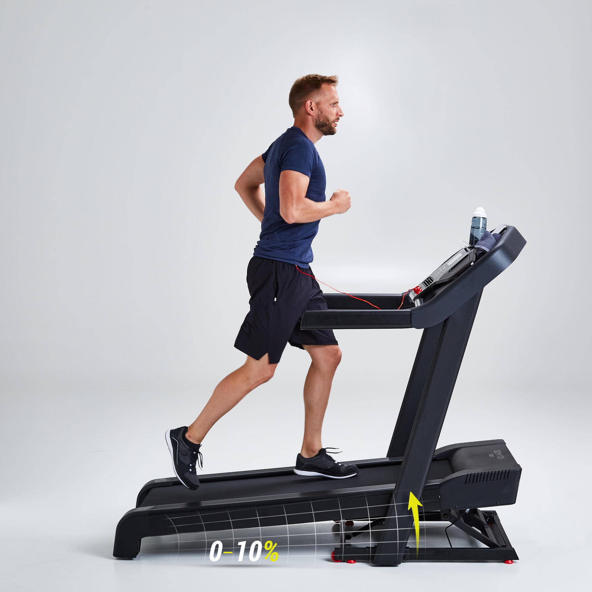 T900b Refurbished Lightly Used - T900B Treadmill - black