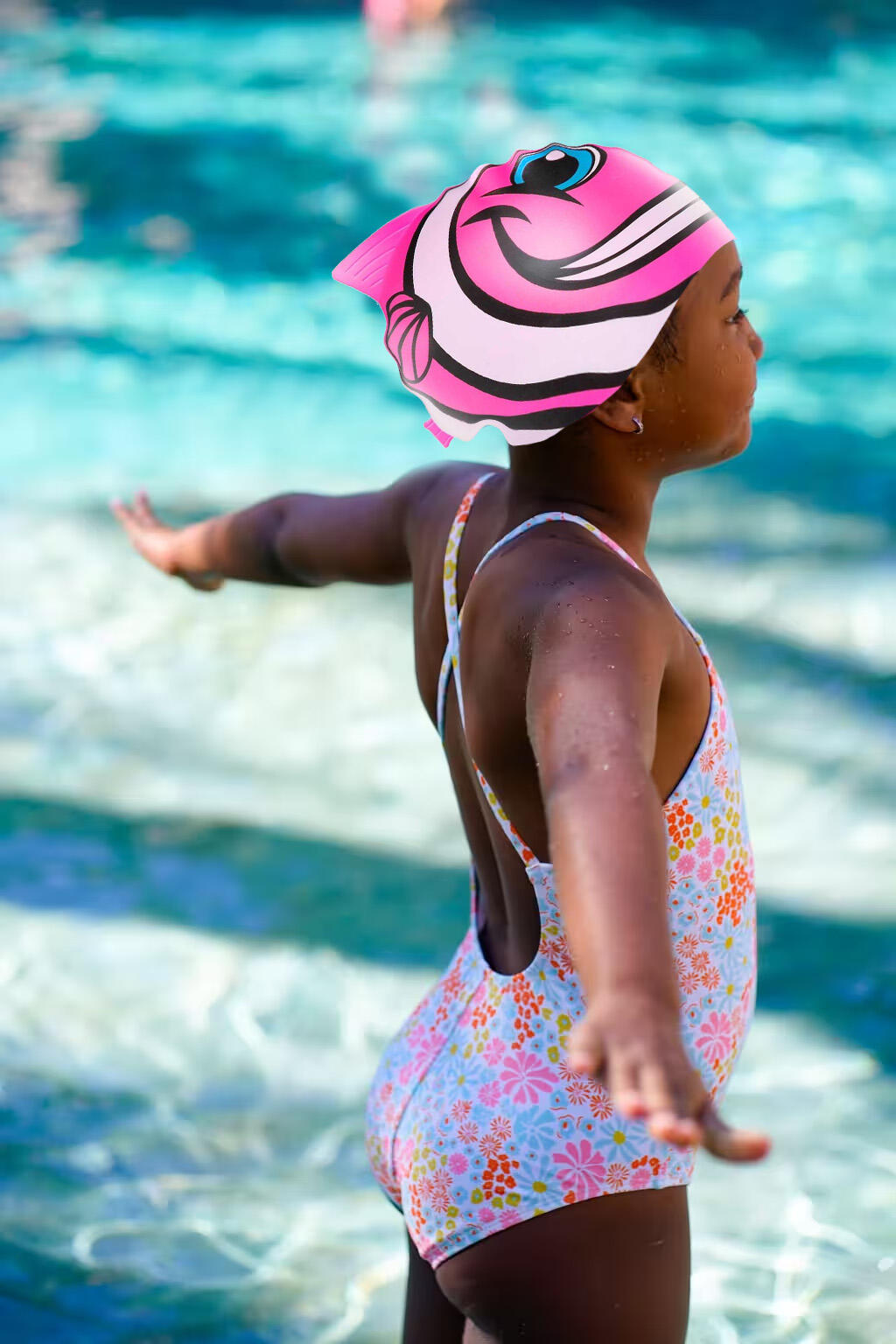 Touca de Natação Infantil TYR Happy Fish em Silicone - Rosa/Preta 3/3