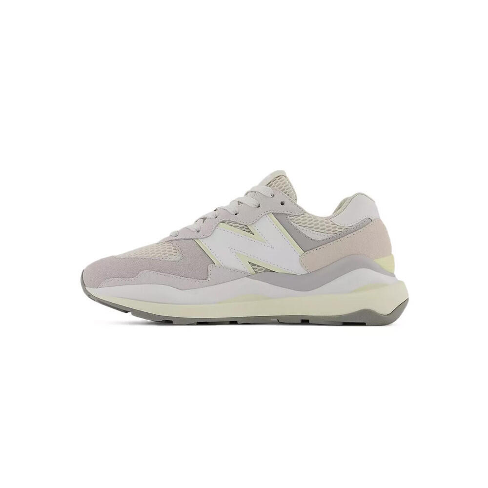 NEW BALANCE picture