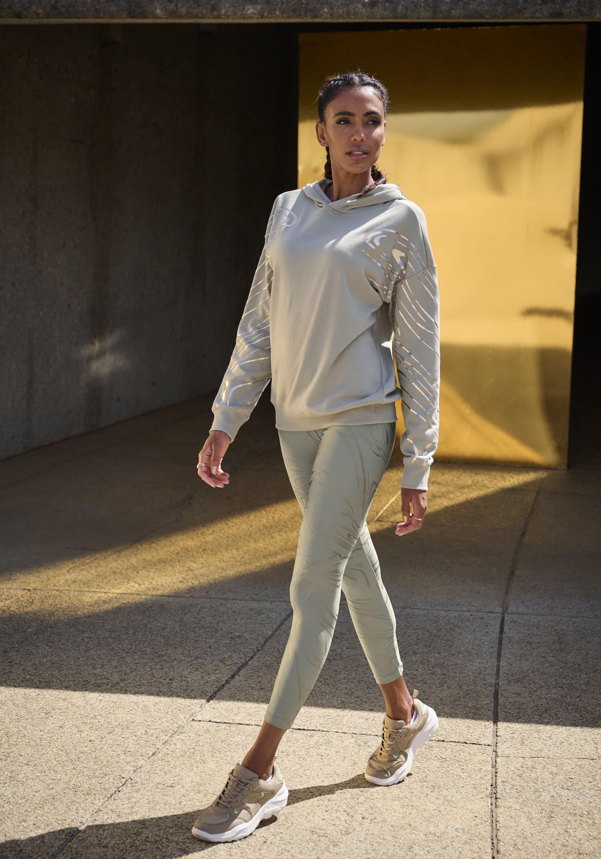 LASCANA ACTIVE picture